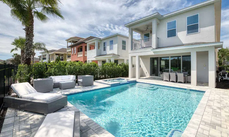 6 bed luxury Orlando holiday home pool