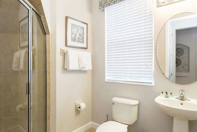 luxury villa rental disney bathroom