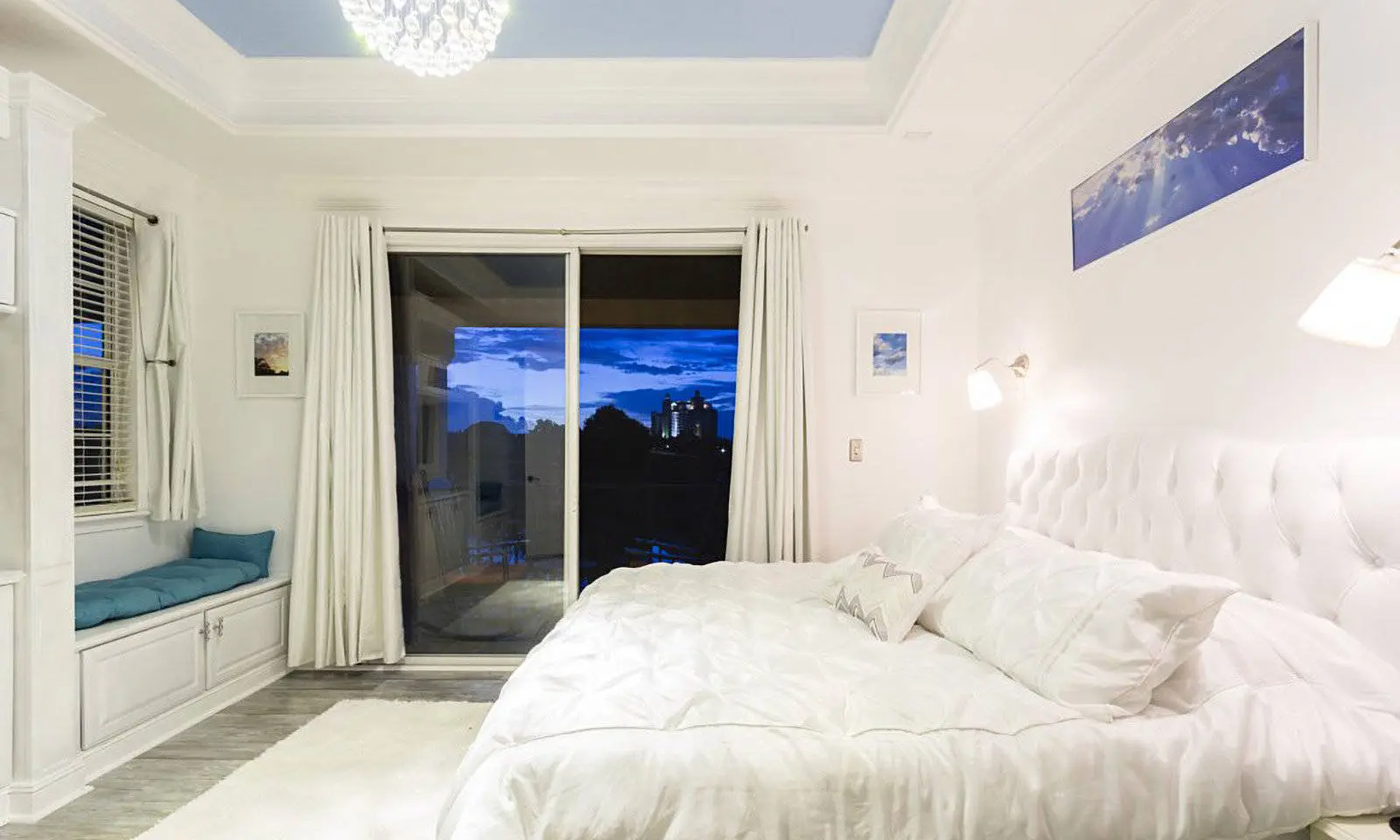 Reunion luxury villa king bedroom