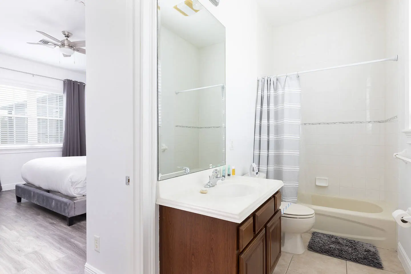 Reunion Resort rental ensuite bathroom